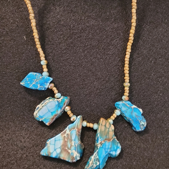 JUST BEAUTIFUL THIS BEADED NECKLACE SET - Picture 8 of 9